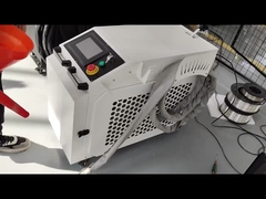 Machine de soudage au laser à l'aide d'instructions