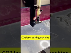 Graveuse laser à CO2 pour couper de l'acrylique
